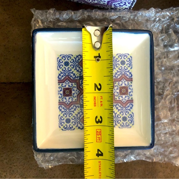 Chloe Emerald Soap Dish Set - Picture 5 of 6